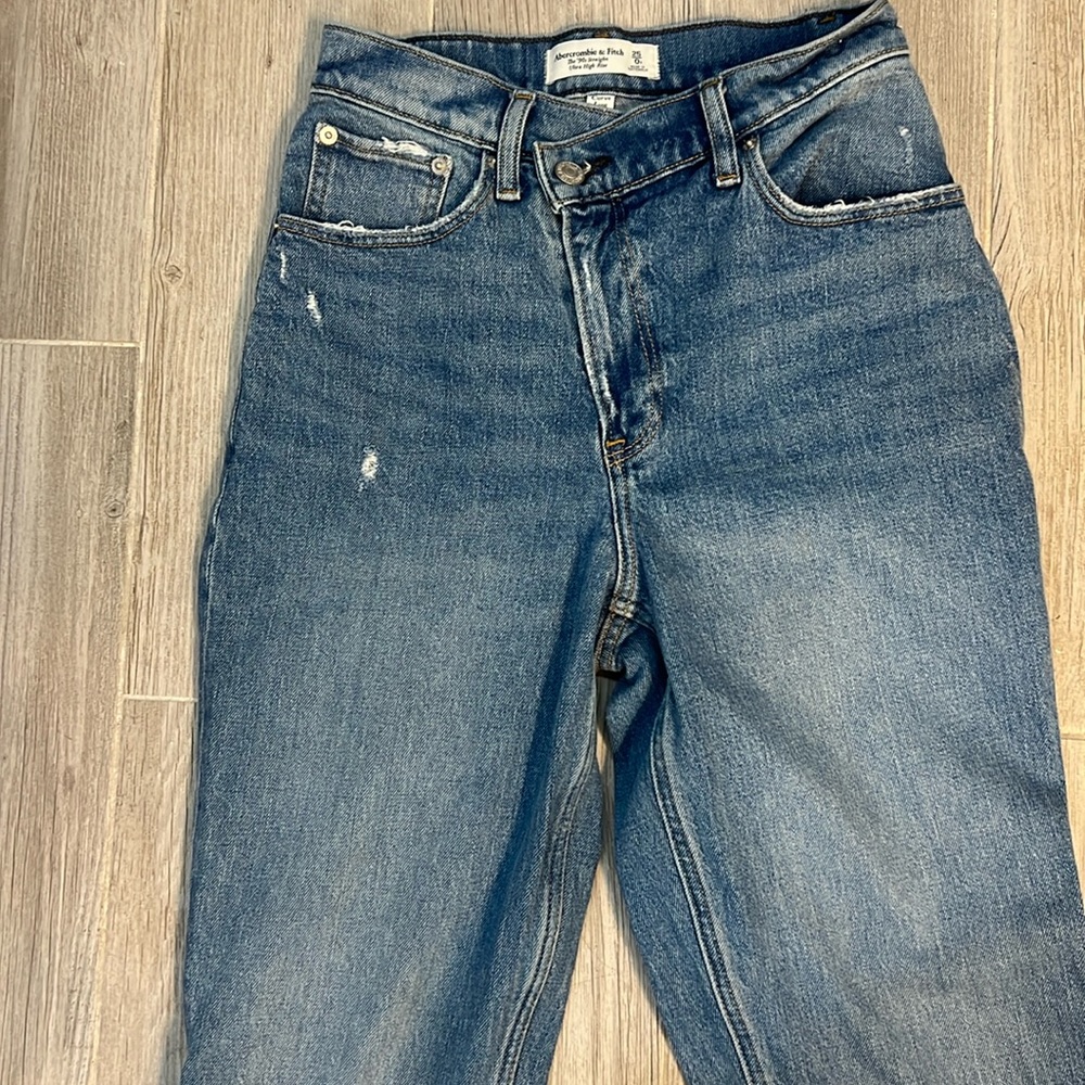 abercrombie & fitch/the 90’s straight/ultra high rise jean/curve love, size 25.